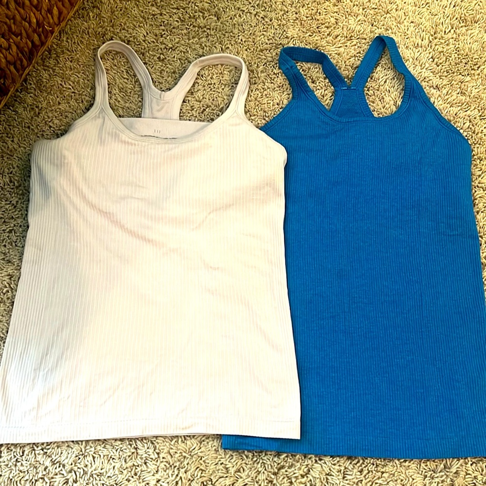 Lot of Lululemon eb to street tank Size 8.